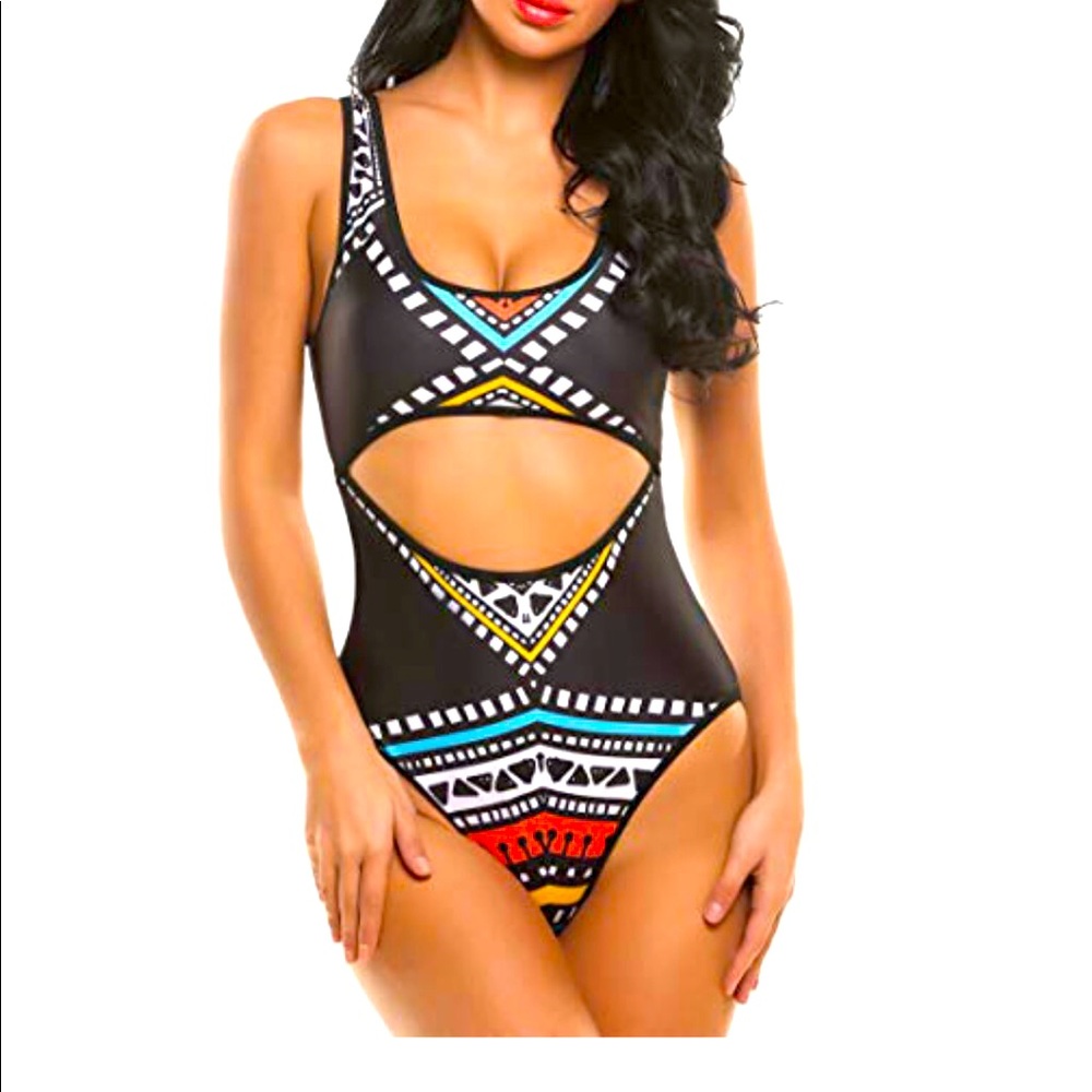 One pieces swimwear…🛑 Buy one and get one 50% off‼️